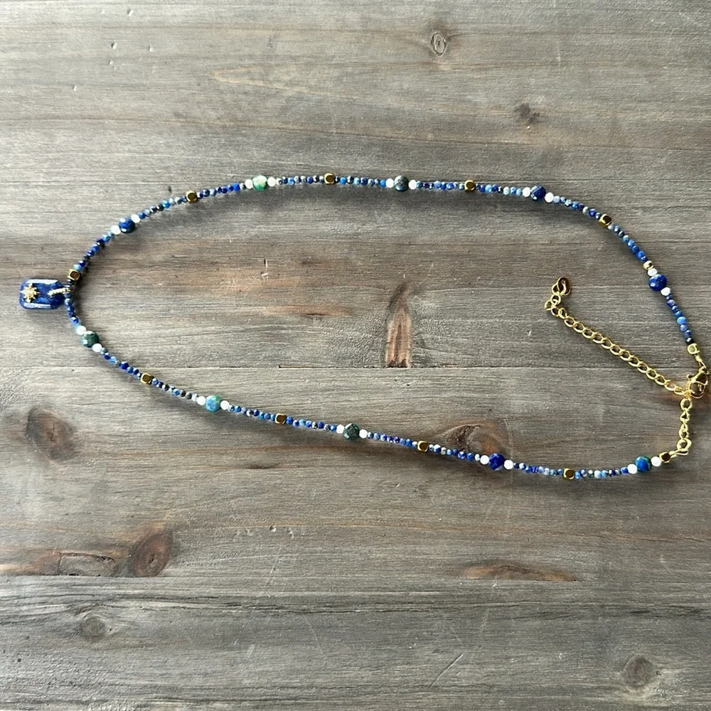 Dainty blue lapis and gold necklace - Picture 7 of 10